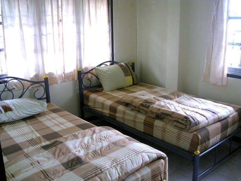 Sri Krung Guest House Аюттхая Экстерьер фото