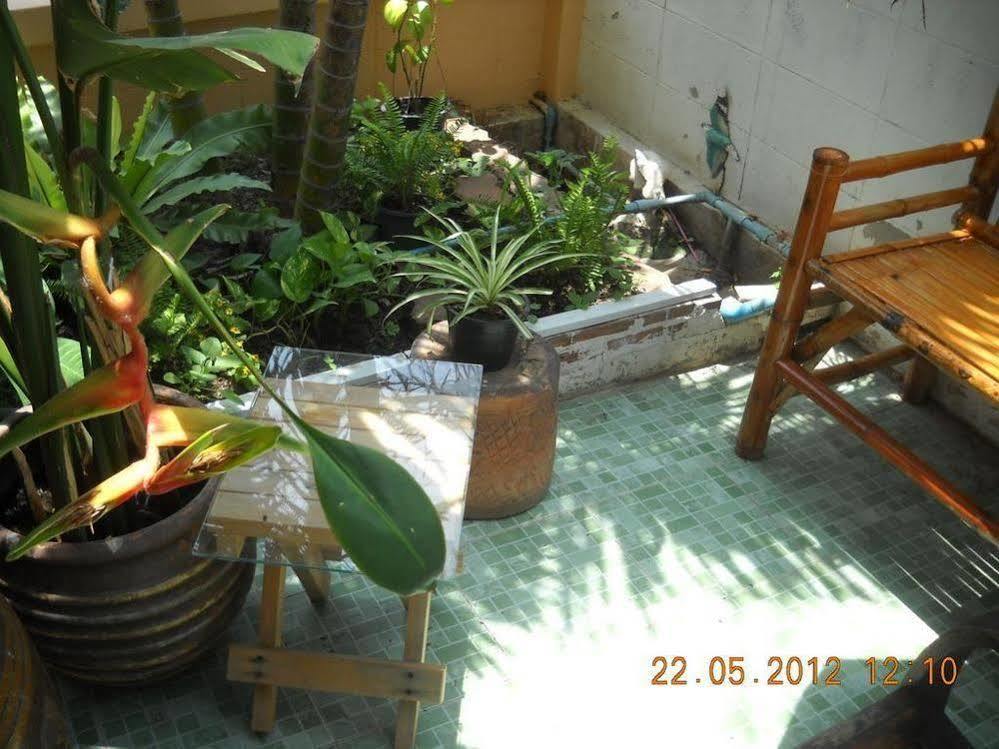 Sri Krung Guest House Аюттхая Экстерьер фото